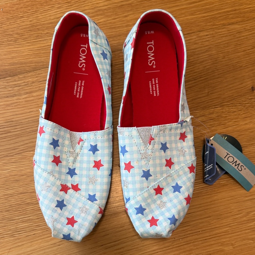 TOMS- New Blue and Red Star Pattern